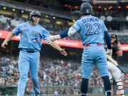 Blue Jays liberan a Walker Buehler, alineación titular para enfrentar a Padres