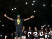Cómo los negocios de LeBron desempeñarán un papel para atraer al Rey a casa