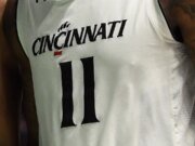 La voz principal de CBB clasifica a los Bearcats entre la mitad de los 12 grandes equipos con helado en juego