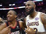 Equipo contendiente, playoffs y lotería después de que LeBron James se uniera a los 76ers
