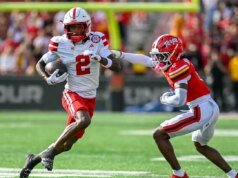 Un jugador de fútbol de Nebraska que regresa y que podría convertirse en una estrella