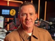 Scott Mills era el que más ganaba de la BBC con 749.999 libras esterlinas antes de ser despedido, como se ha revelado la estrella mejor pagada de la corporación.