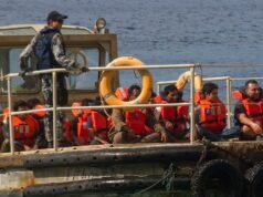 Barco chino de solicitantes de asilo interceptado frente a la costa de Queensland plantea dudas sobre la seguridad fronteriza de Australia
