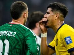 La estrella del Arsenal se convirtió en el segundo jugador expulsado en el Mundial por cubrirse la cara, ya que Ecuador fue eliminado por México en octavos de final.