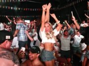Los rescatistas de Starmer planean mantener los pubs abiertos hasta las 5 a. m. para el choque de la Copa Mundial de Inglaterra con México después del colapso de las licencias laboristas.