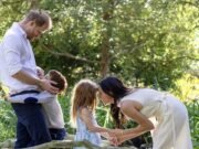 Meghan traerá a Archie y Lilybet al Reino Unido para unirse a Harry este fin de semana, pero no será vista en público.