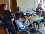 ¡Se sirve mejor frío! Un restaurador enojado se venga de los comensales que dejan malas críticas al compartir imágenes de CCTV de ellos disfrutando de sus comidas.