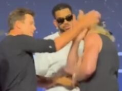 Momento impactante que Tom Brady abofetea a Logan Paul reaviva su pelea en Fanatic Fest… Meses después de la noticia del choque de la WWE