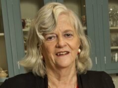 Ann Widdecombe ‘Captada por la cámara después de que el asesino atravesó una puerta abierta mientras preparaba el almuerzo y lo golpeó 21 veces en la cabeza con un martillo’