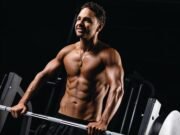 Adam Thomas revela una impresionante pérdida de peso de seis paquetes y 19 libras en la portada de fitness masculino después de un diagnóstico de salud deficiente. Soy una celebridad que lucha con problemas de confianza en su cuerpo.