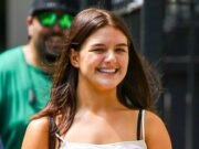 Suri Cruise, de 20 años, debutará como actriz en una obra de Shakespeare: el nuevo bebé Nepo de Hollywood sigue los pasos de sus famosos padres