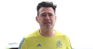 ¡La carrera de Andy en alguna parte! El nuevo Primer Ministro Burnham sale a correr después de que el último de los inmigrantes cruzara el Canal de la Mancha dos días después de que 165 personas viajaran en un solo barco.