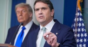 Trump dice que podría retirar su elección de fiscal general mientras se debate entre dos republicanos rebeldes