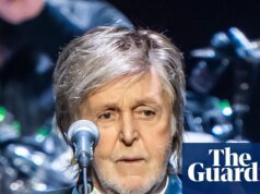 Paul McCartney interpreta I Want to Hold Your Hand por primera vez en 60 años en la boda de Taylor Swift Paul McCartney