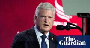 El candidato al Senado respaldado por Trump está vinculado con un influyente nacionalista blanco: su yerno Georgia