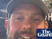 Un asesino convicto negó haber matado a dos amigos cuyos restos fueron encontrados cerca de su cabaña en Cornwall. noticias del reino unido