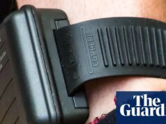 La expansión del etiquetado electrónico en Inglaterra y Gales podría poner al público en riesgo, advierte el organismo de control Prison and Probation