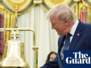 Trump toca la campana de la Bolsa de Valores de Nueva York para marcar el primer día de negociación de las ‘Cuentas Trump’ Donald Trump