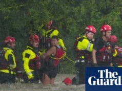 Inundaciones repentinas que amenazan la vida azotan el centro de Texas devastado por la tormenta Texas