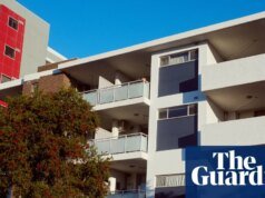 Los precios de la vivienda cayeron en las cuatro capitales, mientras que los valores en Sydney cayeron casi 50.000 dólares este año.