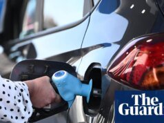 Los hogares australianos se enfrentan a la perspectiva de subidas de tipos de interés y precios de la gasolina superiores a 2 dólares el litro Banco de la Reserva de Australia