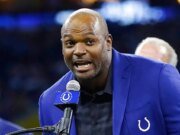 El gran Dwight Freeney de la NFL critica a la liga por la controversia del servicio de transmisión