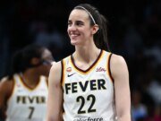 El trío de Indiana Fever formado por Clark, Boston y Mitchell fueron nombrados titulares del Juego de Estrellas.