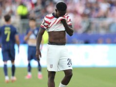 Balogun arremetió contra el árbitro tras la tarjeta roja de Alexi Lalas ante el Team USA