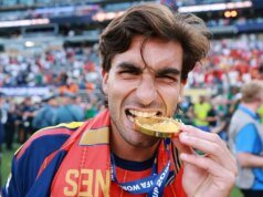 Ferran Torres luce el sombrero ‘Make Spain Great Again’ en el desfile del Mundial