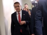 Trump dice que no tiene “ninguna objeción” a retirar la nominación de Todd Blanch