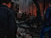 Bombardeo ruso mata al menos a ocho personas en Ucrania mientras Zelensky renueva su pedido de suministros de defensa aérea
