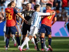 La tarjeta roja de Paredes en la victoria de Marte en la prórroga sobre España en el triunfo de Argentina en el Mundial