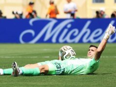 El portero argentino Emiliano Martínez batió el récord de más atajadas en la final del Mundial.