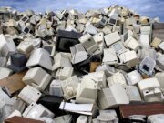 Aquí le mostramos cómo reciclar sus computadoras portátiles, PC e impresoras viejas.