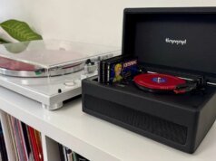Tiny Vinyl ha lanzado pequeños tocadiscos y otros pequeños accesorios para sus pequeños singles: Hands-On