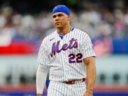 Juan Soto salió del juego de los Mets contra los Dodgers con un problema persistente en la pantorrilla