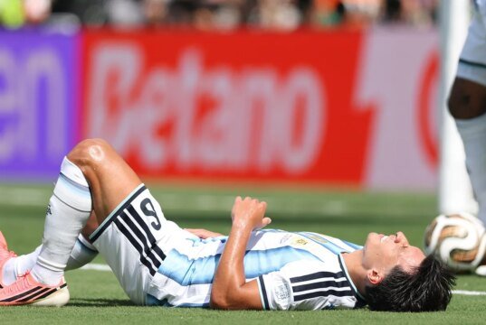 El argentino Lisandro Martínez está de baja por lesión para la final del Mundial contra España.