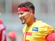 El mariscal de campo estrella de los Chiefs, Patrick Mahomes, autorizado para practicar antes del campo de entrenamiento