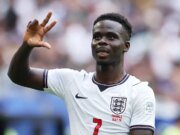 Bukayo Saka responde a las preguntas sobre su estado físico tras el hat-trick ante Francia