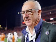 El comisionado de la SEC, Greg Sankey, confirma que las conversaciones separatistas de la NCAA son ‘reales’