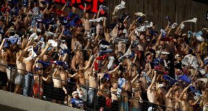 Los Angelinos ponen fin a una racha de 106 juegos con una victoria en medio de aplausos