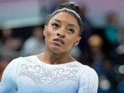 Simone Biles regresa al hospital para un ‘procedimiento’ después de una emergencia médica