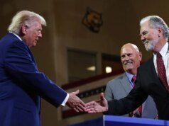 Trump se burla de los Mets por perder a pesar de tener la nómina más alta del béisbol